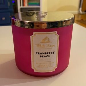 bath and bath works cranberry peach candle